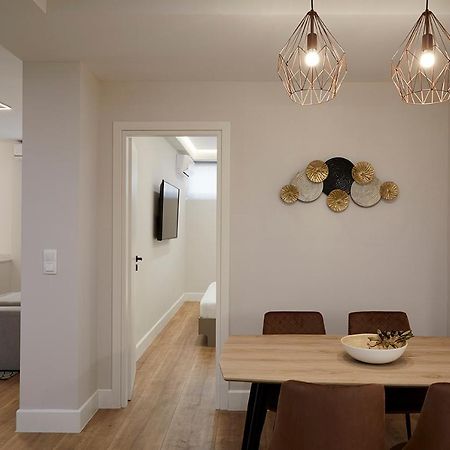 Central & Comfy Apartment 2Mins Walking From Metro Atena Exterior foto