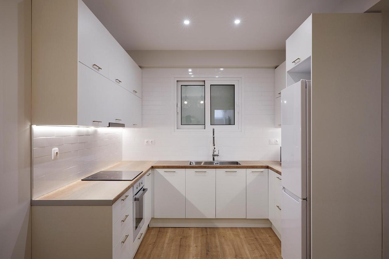 Central & Comfy Apartment 2Mins Walking From Metro Atena Exterior foto