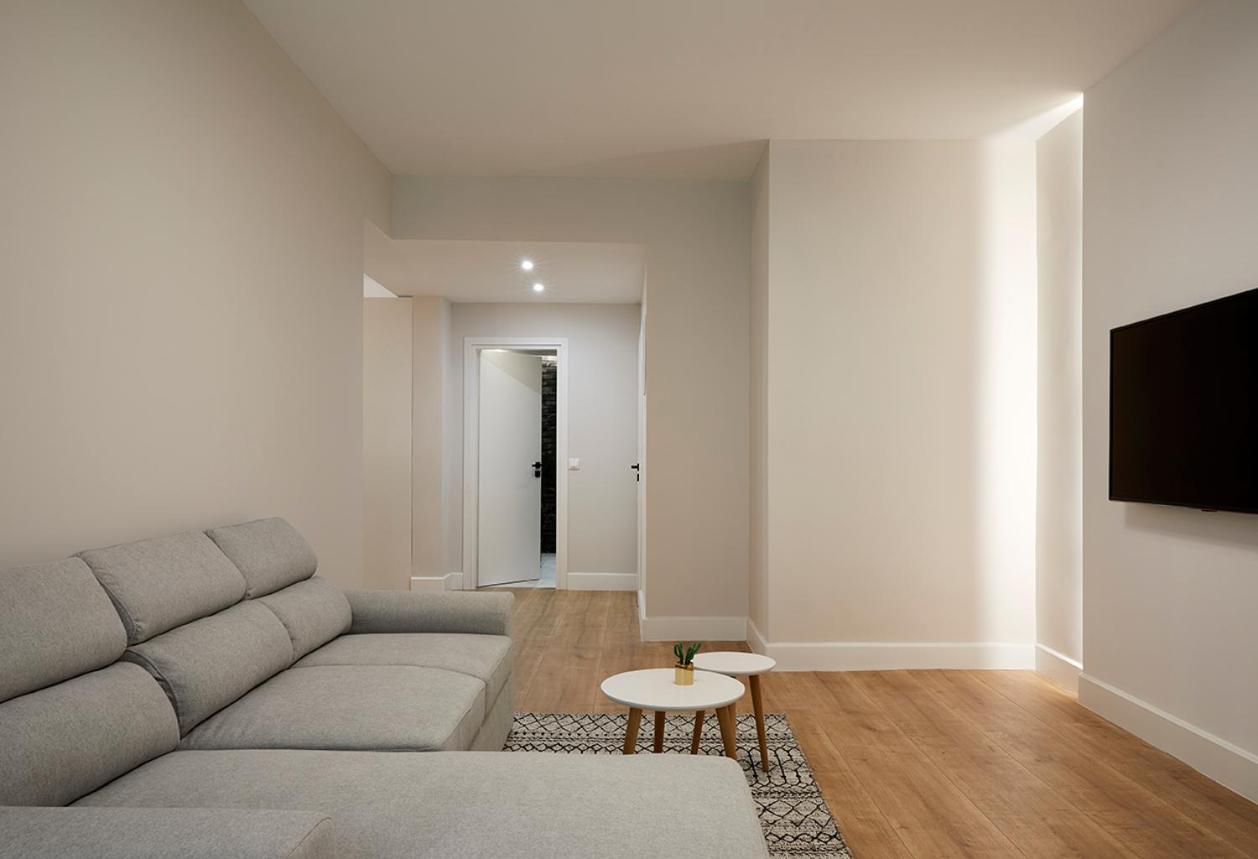 Central & Comfy Apartment 2Mins Walking From Metro Atena Exterior foto