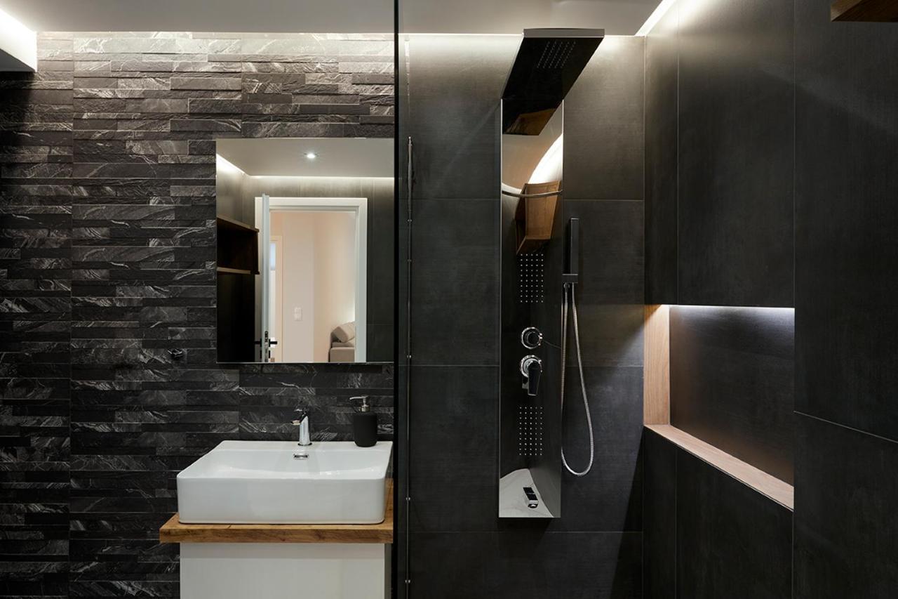 Central & Comfy Apartment 2Mins Walking From Metro Atena Exterior foto